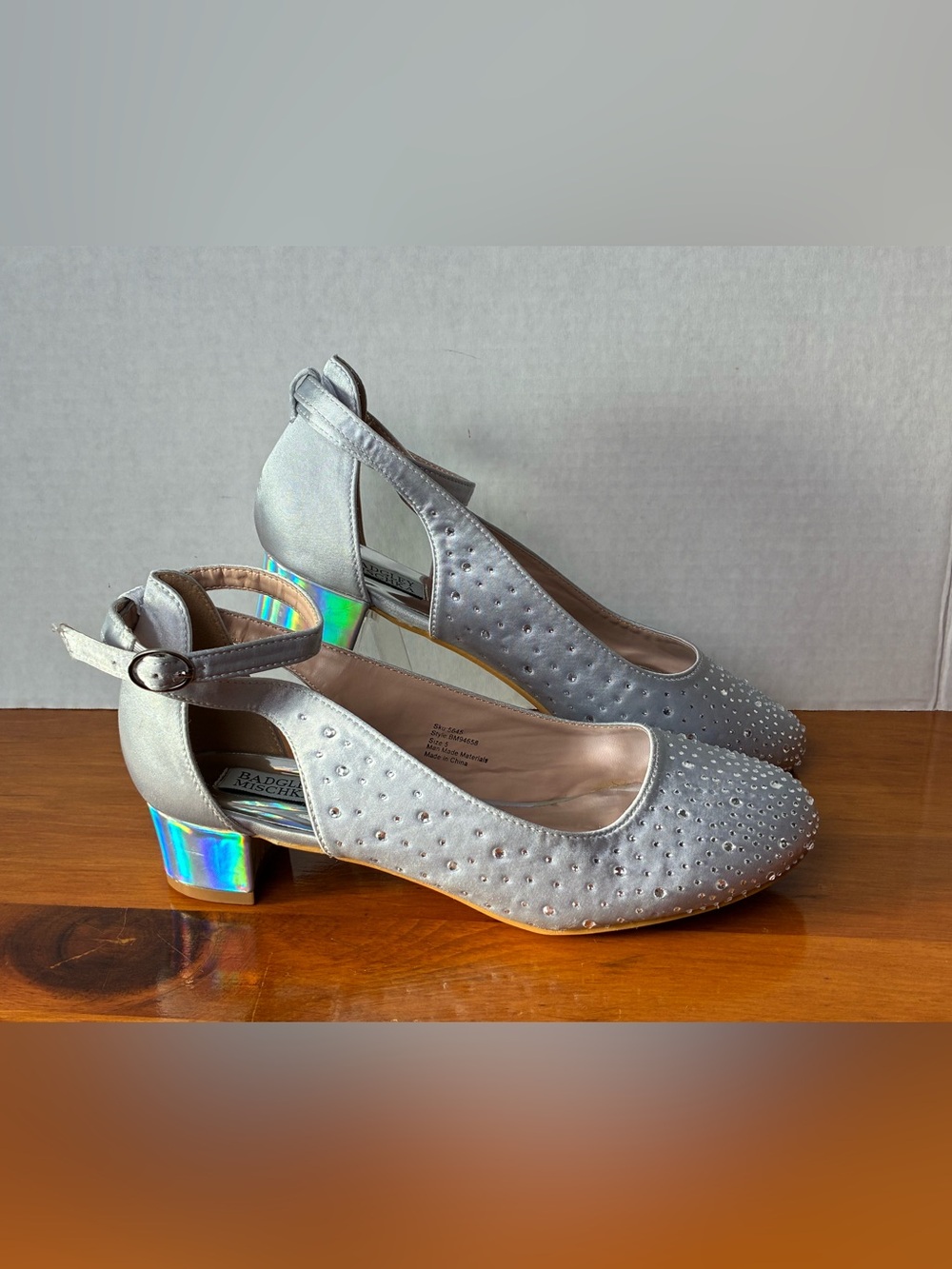 Badgley Mischka Girls 5 Women’s 6.5 Silver Rhinestone Pumps Ankle Strap